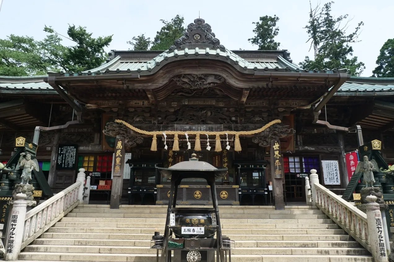 ⛩️ 다카오산 야쿠오인 유키지 절 이미지 1